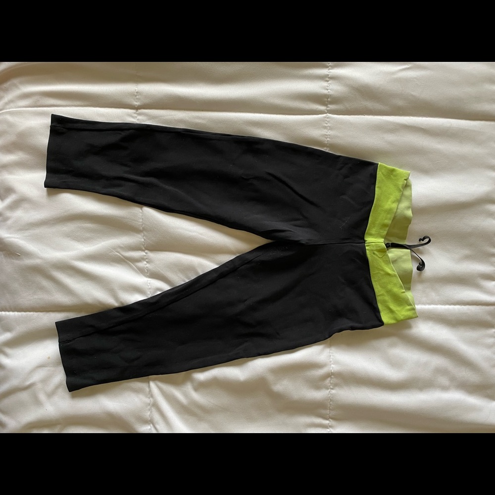 Nina Bucci cropped leggings